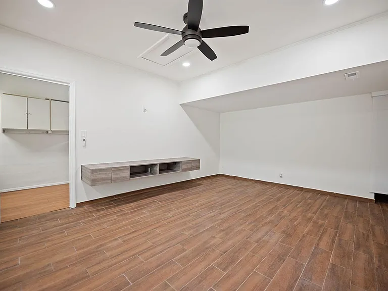 561 SW 168th Ter — Photo 19