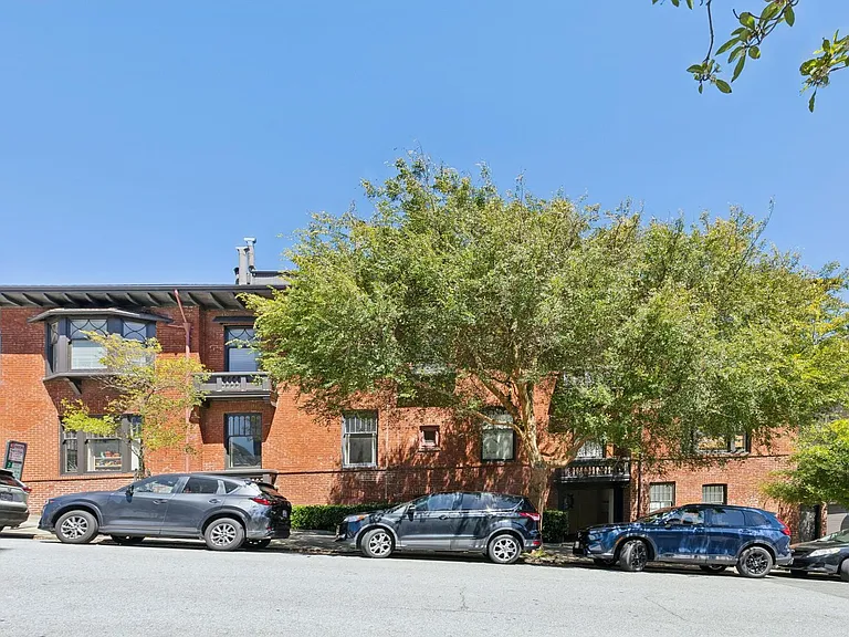304 Walnut St — Photo 4