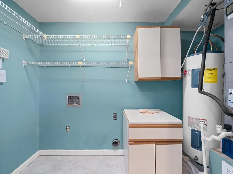 402 Port Royal Way — Photo 28