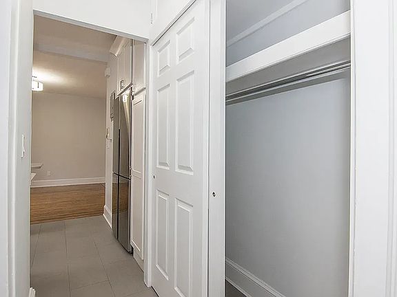 5th image of 21-62 Crescent St APT A1