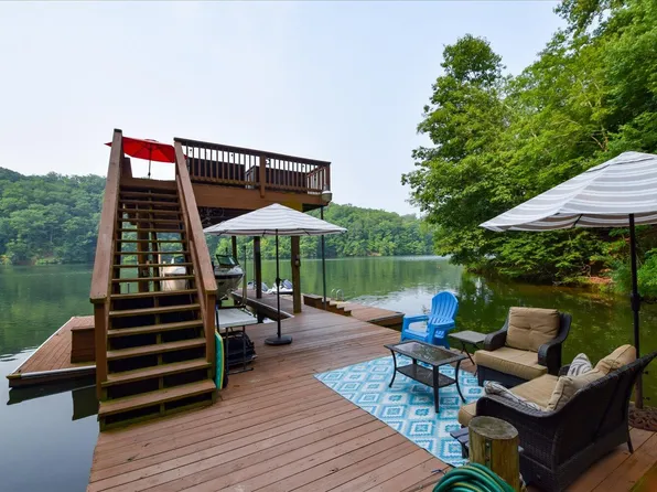 1851 Morris Rd, Goodview, VA 24095