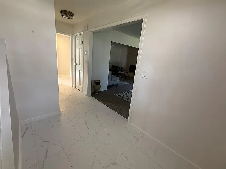 4803 Thorntree Dr — Photo 8