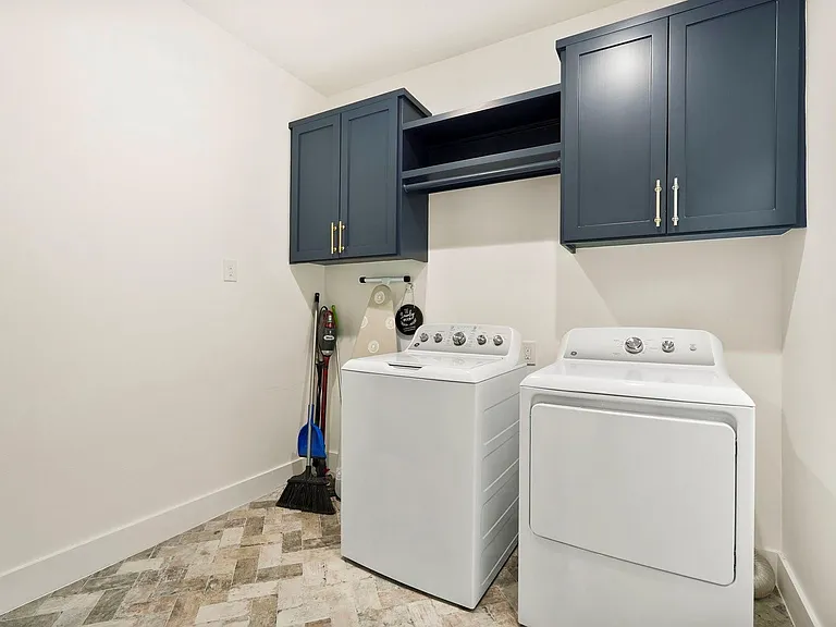 3327 Freshmeadows Dr — Photo 17