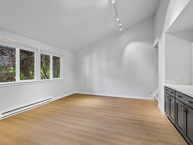 12607 NE 119th St #5 — Photo 5