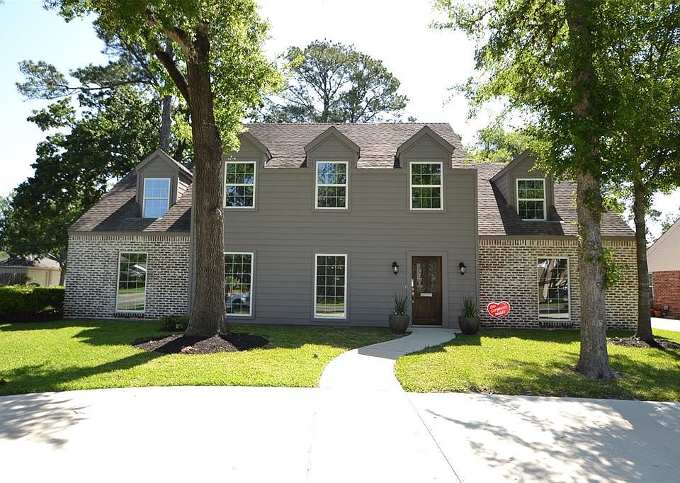 1st image of 334 N Wilcrest Dr