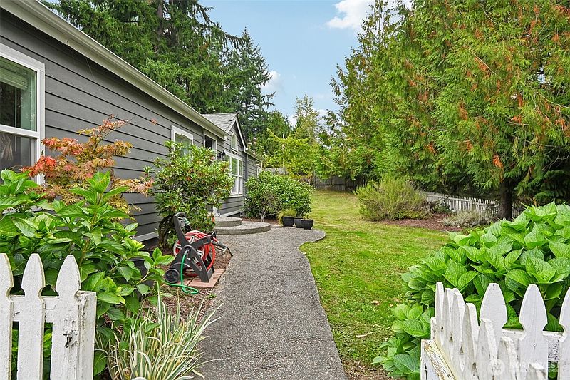 2nd image of 24904 148th Avenue E