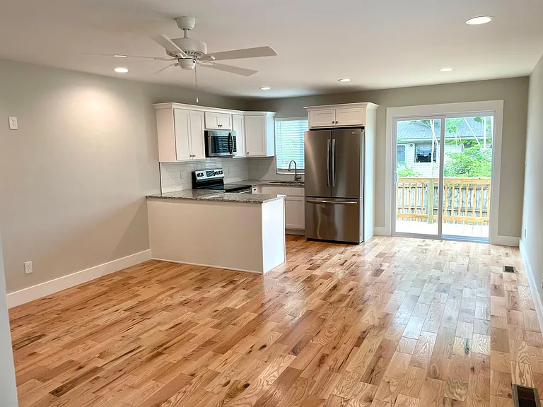 1416 Charleston Ave — Photo 4
