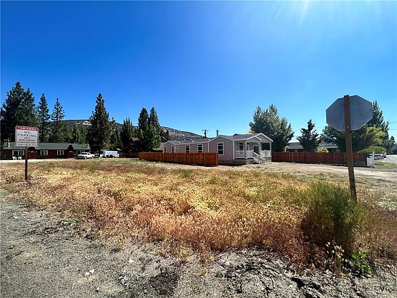 3rd image of 900 Greenway Dr #15