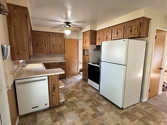 2nd image of 29498 Oakwood Dr