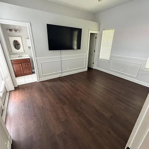 325 Leslie Ln — Photo 24