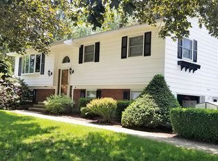 14 Anna Ln, Ballston Lake, NY 12019