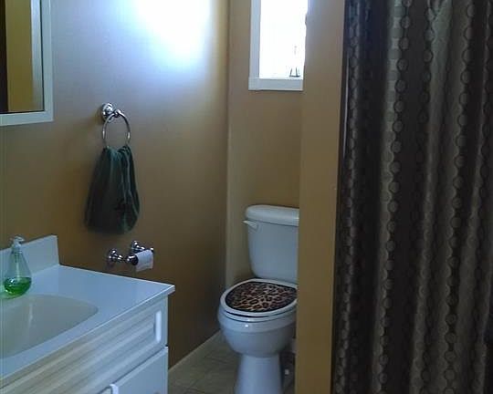 5th image of 215 N Court St