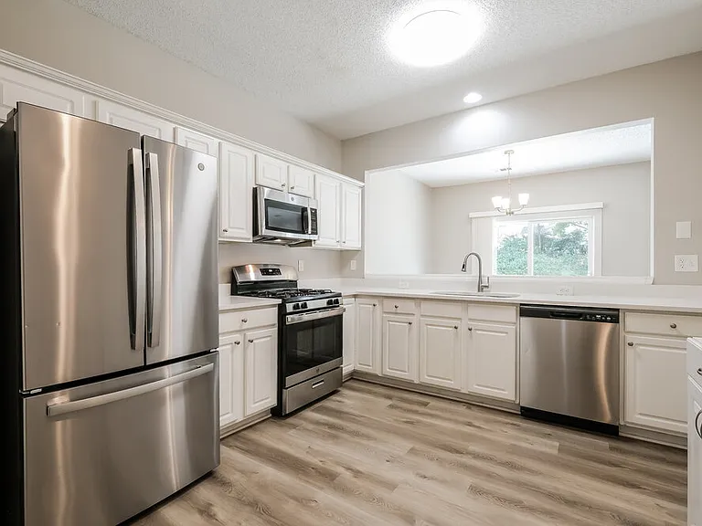 191 Regent Pl — Photo 9
