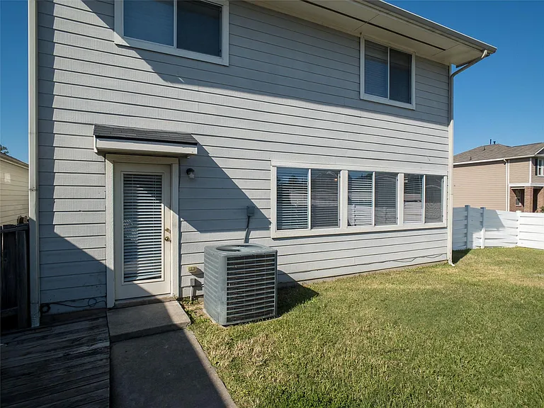 21843 Grassy Hill Ln — Photo 44