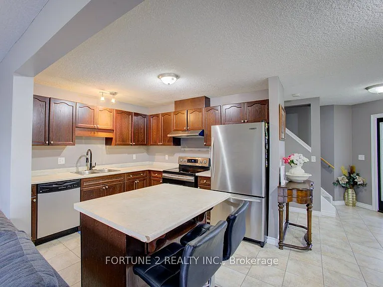 455 Danby St E — Photo 9