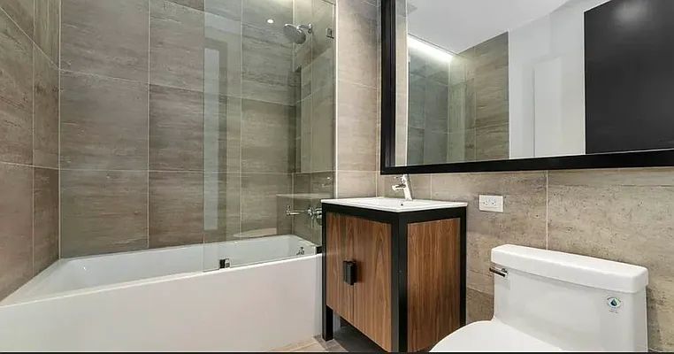 Bathroom, photo 1