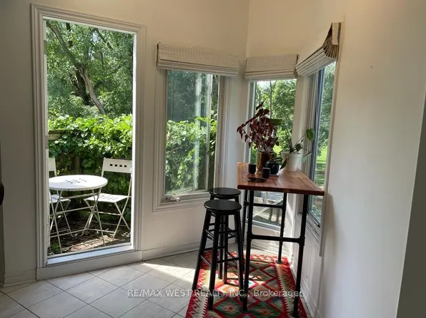 180 Bain Ave #2, Toronto, ON M4K 1G1