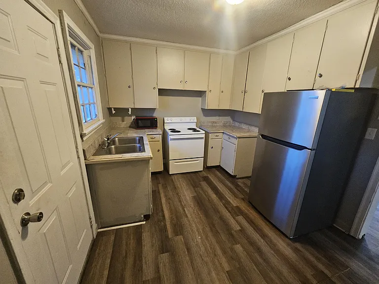 101 Sibbie Ct — Photo 5