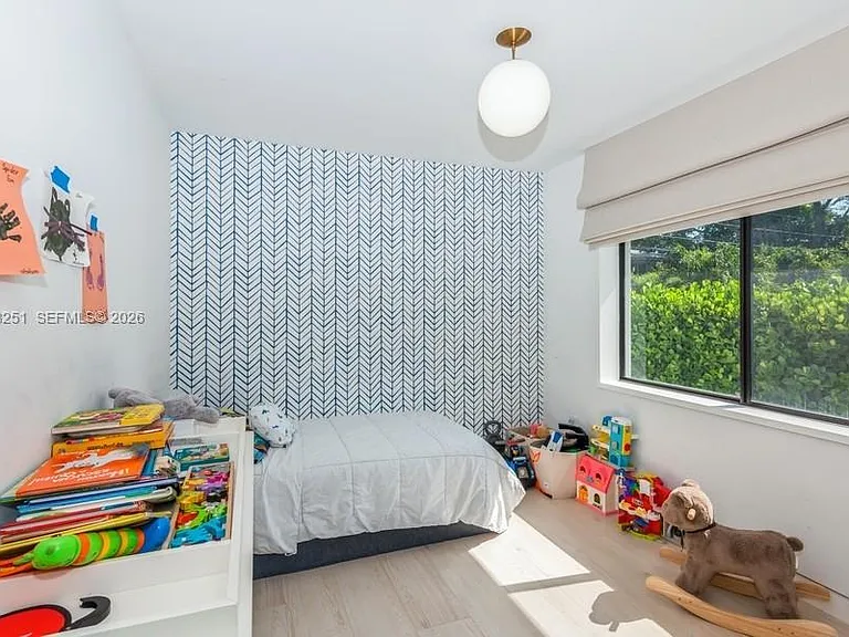 1035 Catalonia Ave — Photo 21
