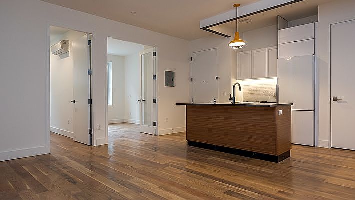 1st image of 83 Winthrop St #1R