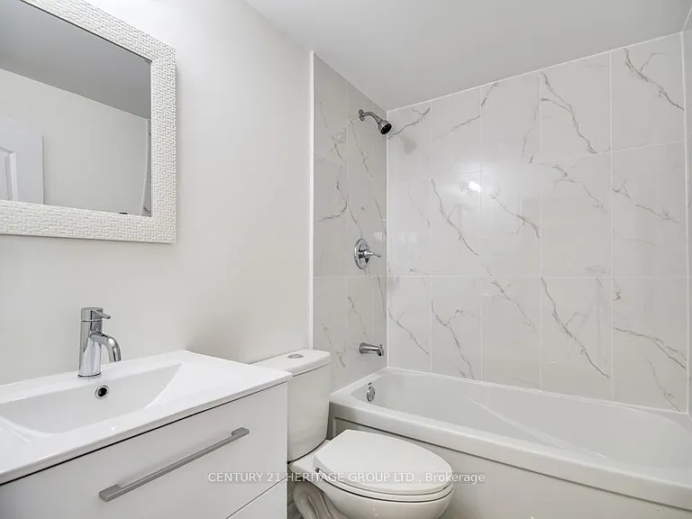 293 Labrador Dr #B — Photo 9