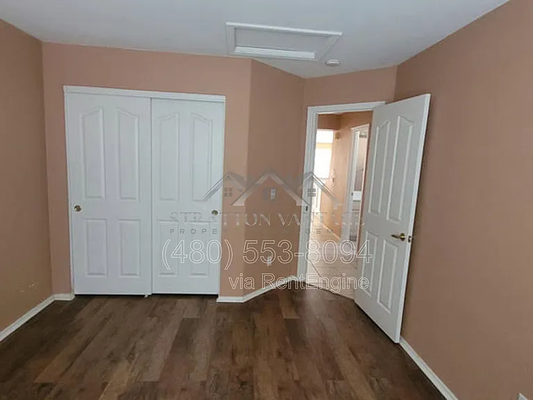 6714 W Wahalla Ln — Photo 5