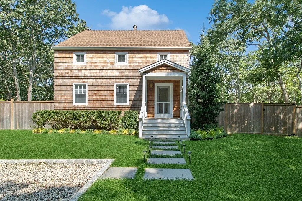 Sun-Kissed Retreat - East Hampton Village Fringe — Photo 3