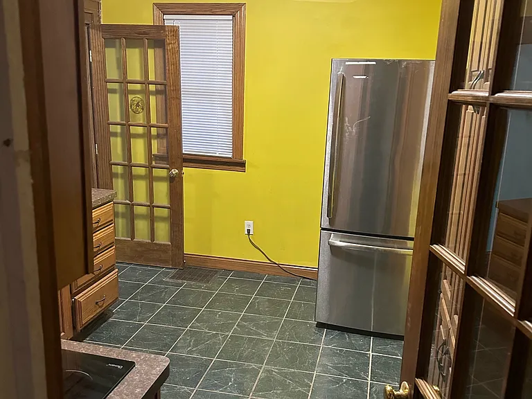3127 Knox Ave N — Photo 2