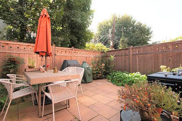 Rented by R New York | media 20