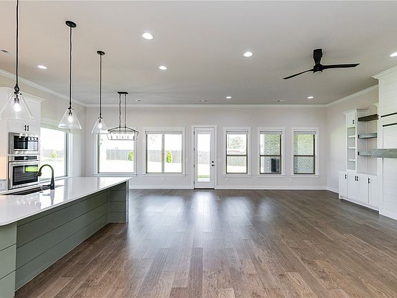 3rd image of 5950 Poppy Ave