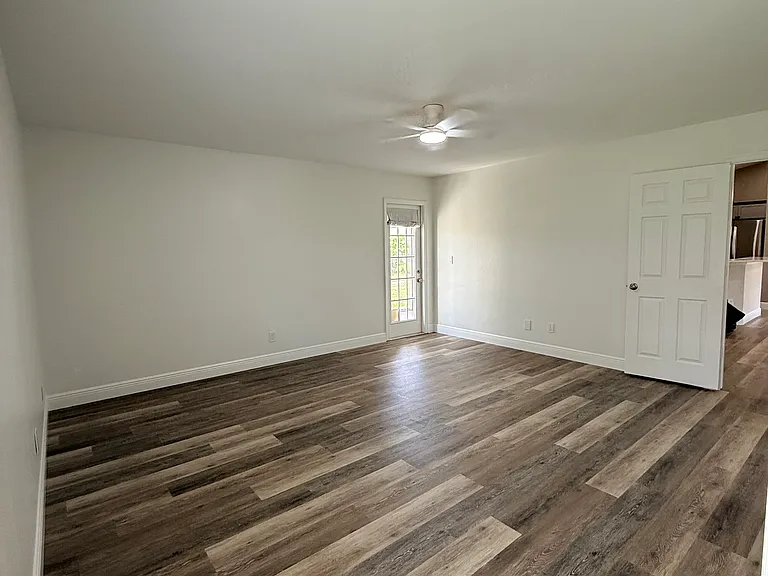 144 SW 31st St — Photo 7
