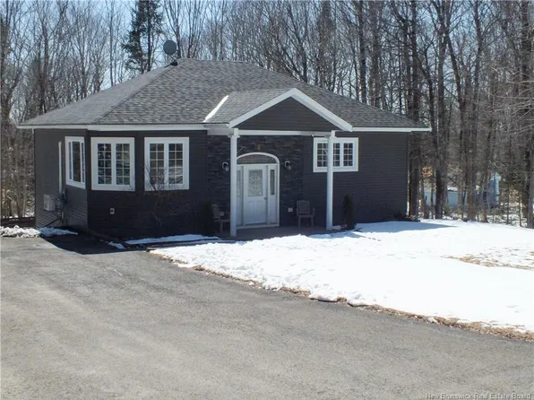 28 Mountain View Cres, Peel, NB E7L 2V8