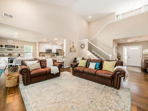 104 Lakes At Cheshire Dr, Delaware, OH 43015