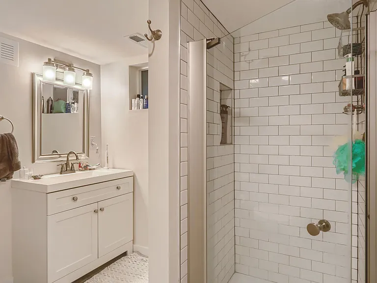 1044 Garfield St — Photo 17