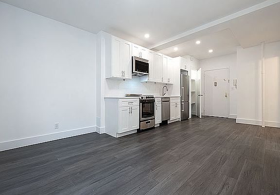 4th image of 27 W 96th St #11H