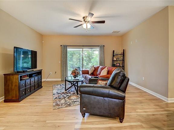 5th image of 725 Mystic Oaks Ln