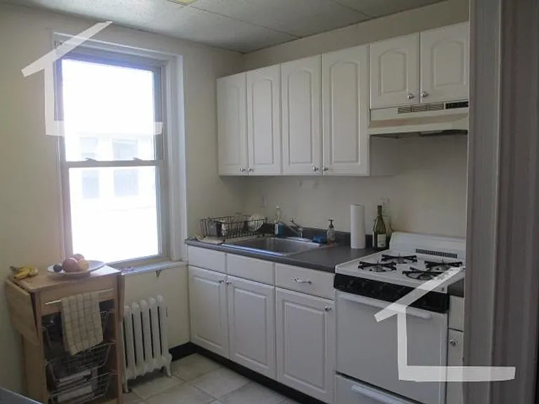 264 Kelton St #2R — Photo 12