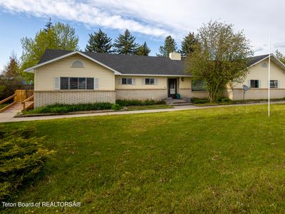 190 Dana St, Thayne, WY, 83127