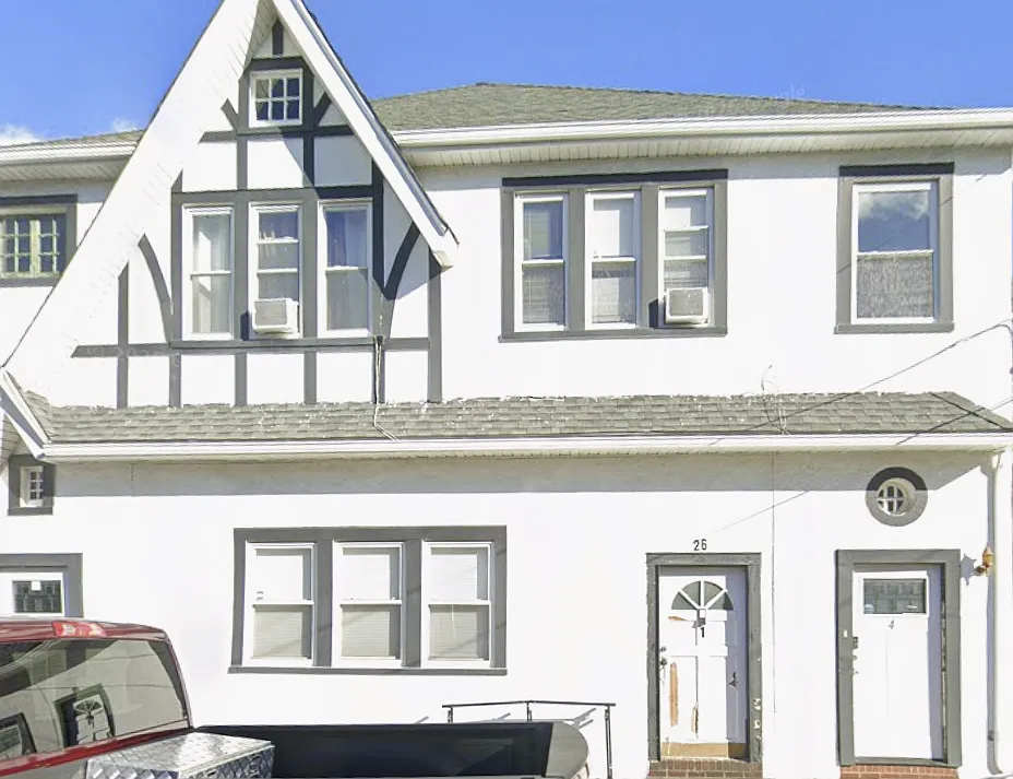 26 Main St #4