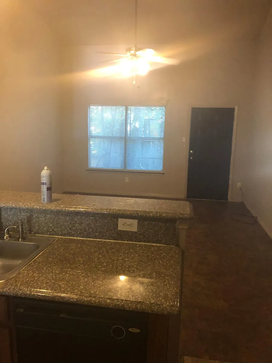 Building Photo - 6310 Benavides Dr