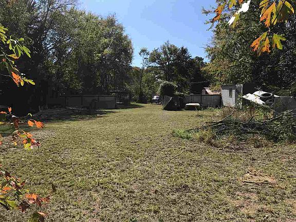 5th image of 103 Saint Clair Dr