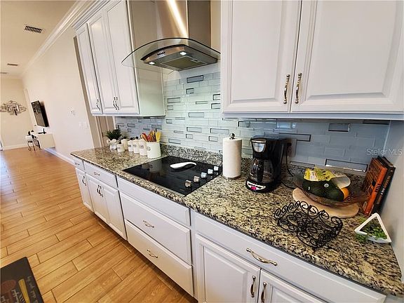 3rd image of 10424 Winwick Ln
