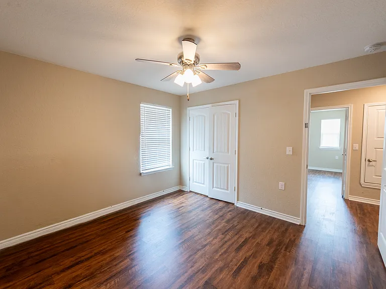 5526 Castle Brook Dr — Photo 26