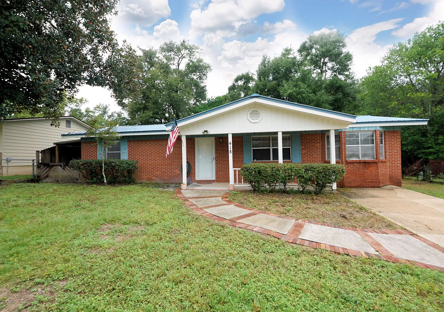 Central Niceville Location — Photo 2