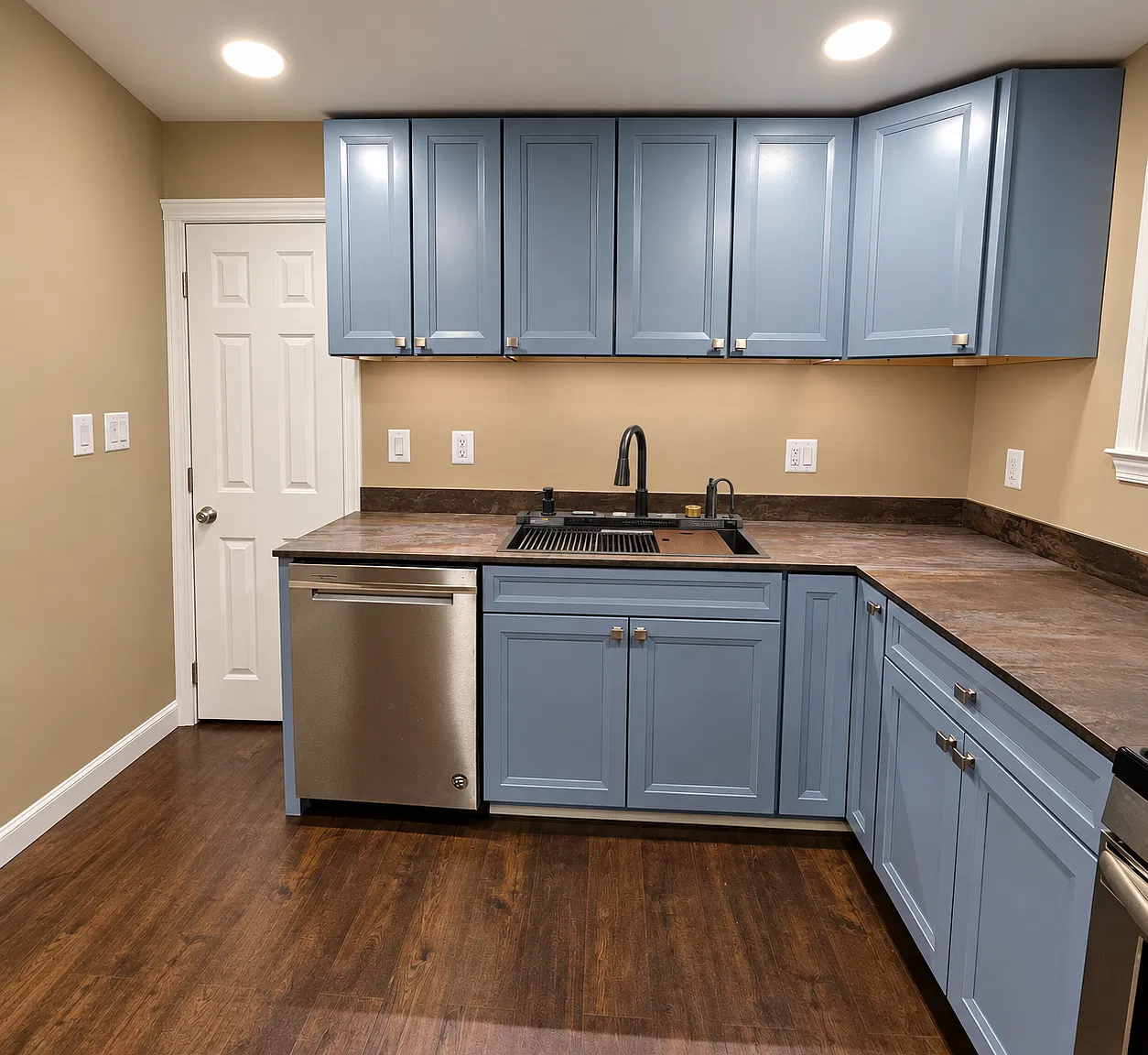 3 bed, 1750 sqft, $3,000 — Photo 1