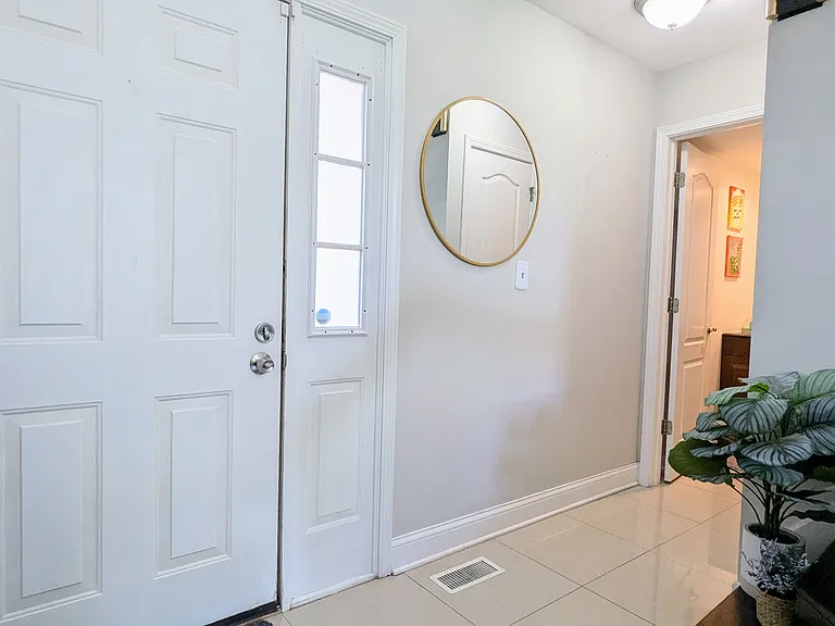 1488 Club Dr #4 — Photo 2