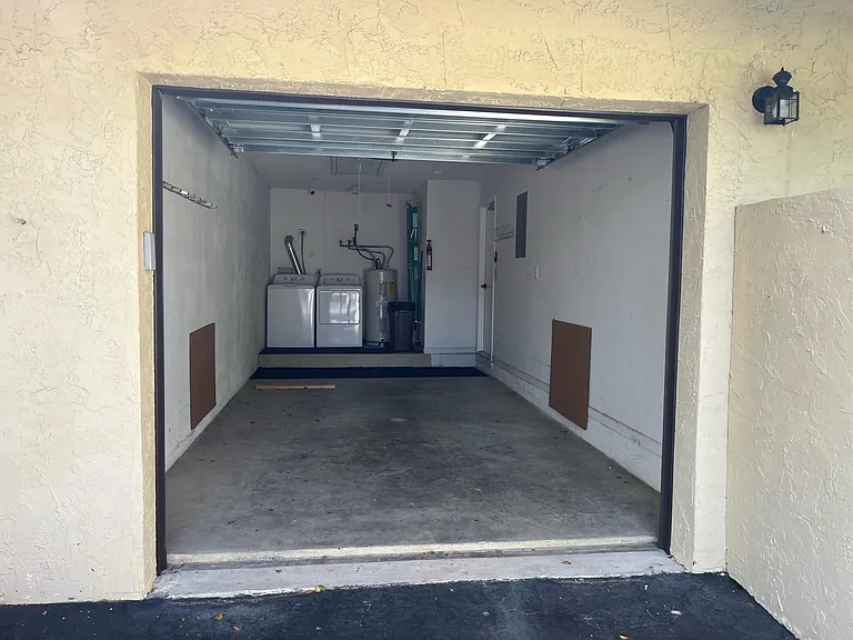 354 SW 28th Ave — Photo 32