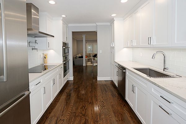 1st image of 35 Aspen Dr W