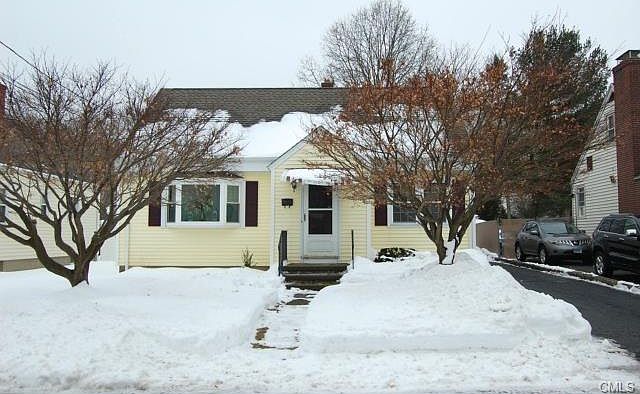 2nd image of 255 Reitter St