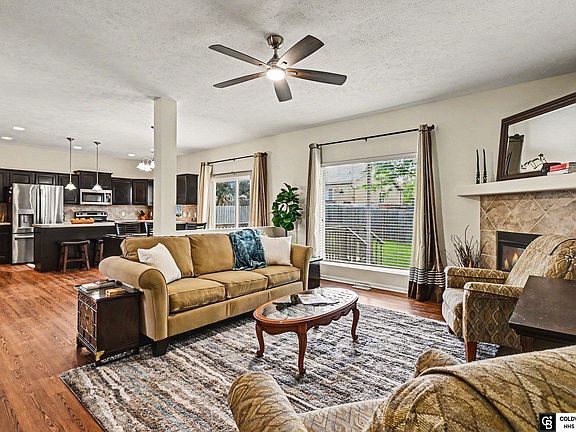 2nd image of 13702 Williamsburg Dr